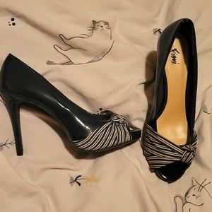 Beautiful navy colored heels